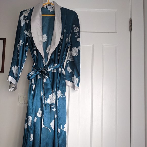 Silky kimono bathrobe - Picture 1 of 4